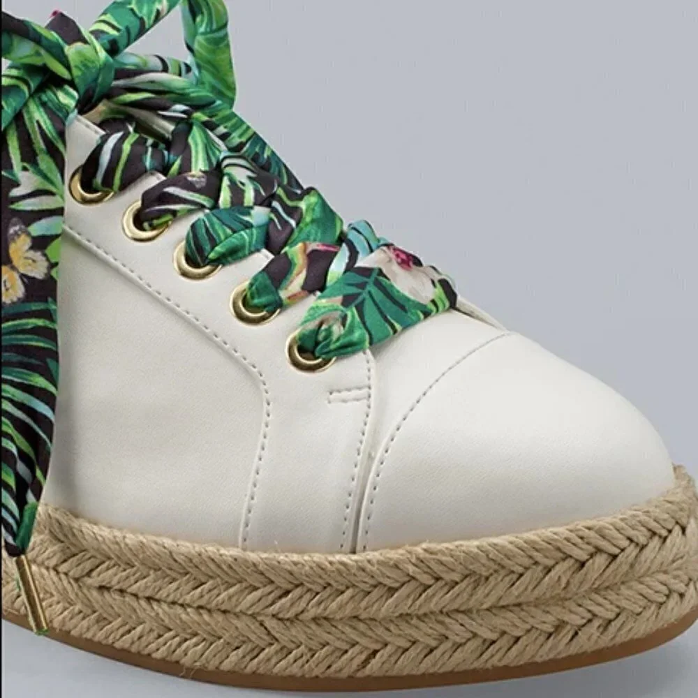 White House Black Market elements sport